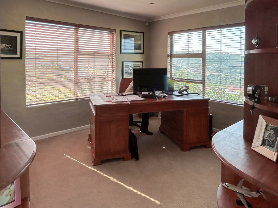 5 Bedroom Property for Sale in Heuwelkruin Western Cape